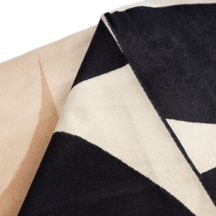 Leaf Super Soft Cape Black Mix