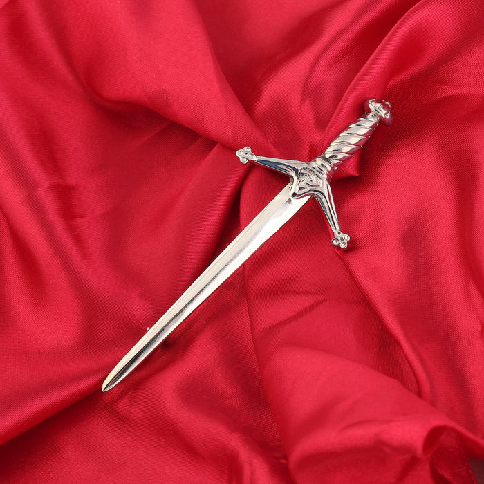 Claidhmhor Kilt Pin