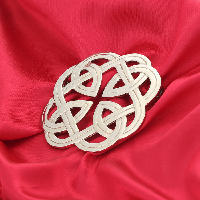 Eternal Interlace Plaid Brooch